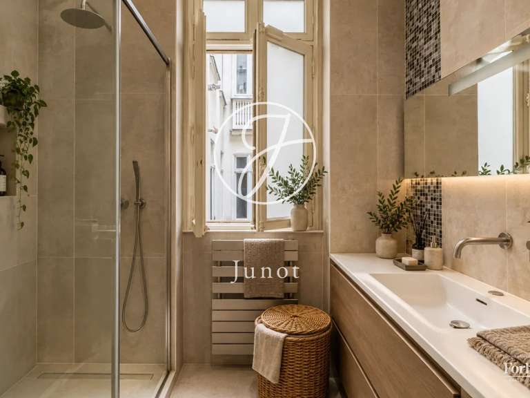 Appartement Paris 8e - 5 chambres - 231m²