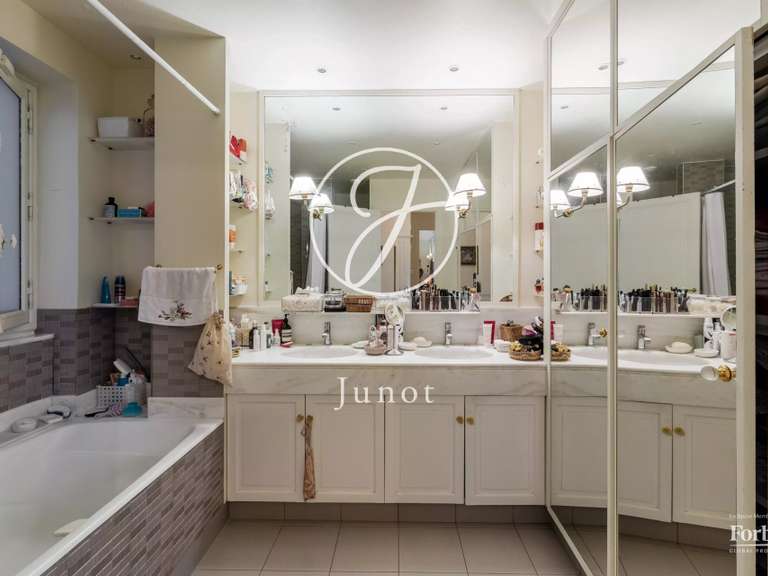 Appartement Paris 17e - 5 chambres - 231m²