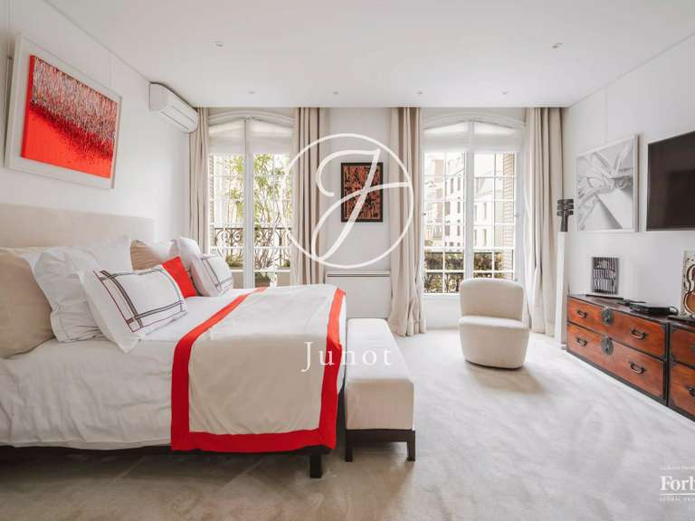 Appartement Paris 17e - 3 chambres - 174m²