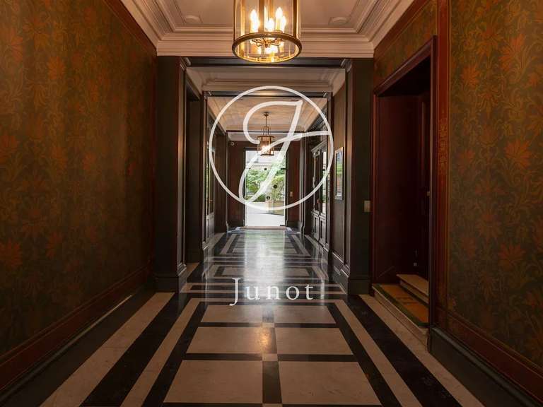 Appartement Paris 17e - 3 chambres - 155m²