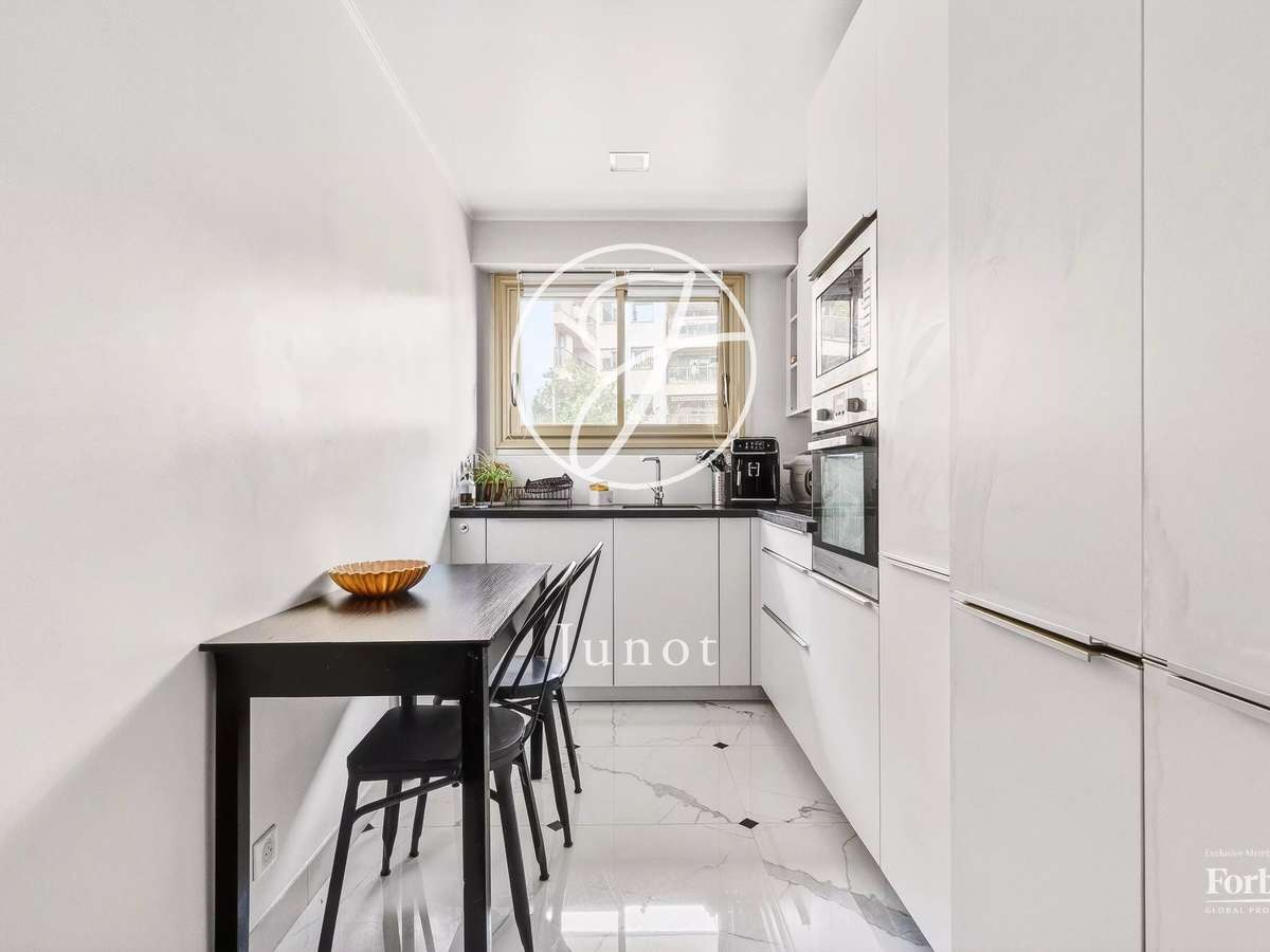 Apartment Paris 17e
