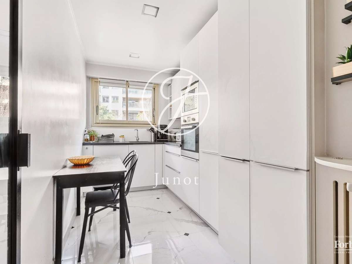 Apartment Paris 17e