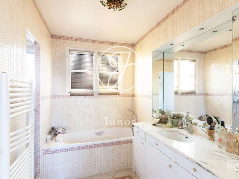 Appartement Paris 16e - 2 chambres - 98m²
