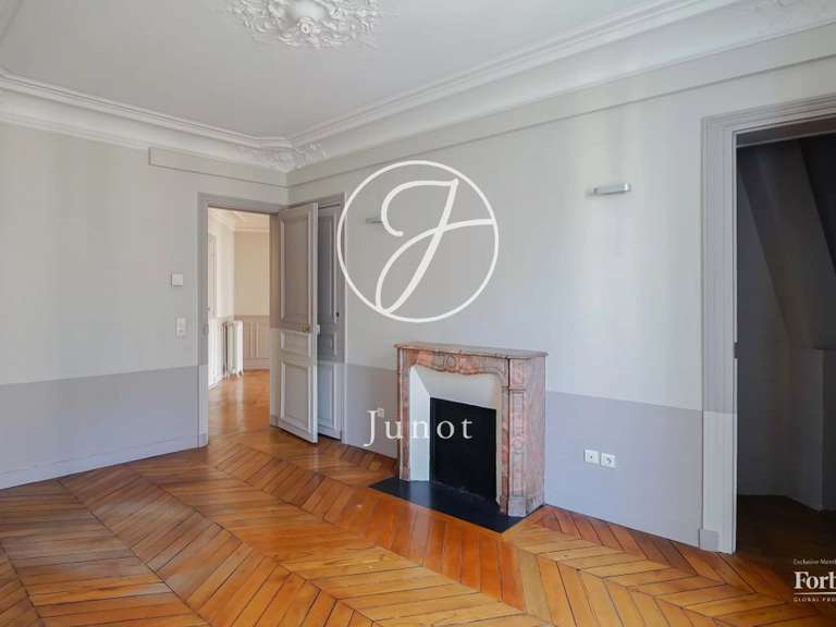 Appartement Paris 1er - 2 chambres - 110m²
