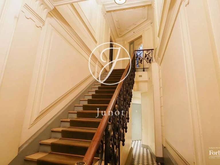 Appartement Paris 1er - 2 chambres - 110m²