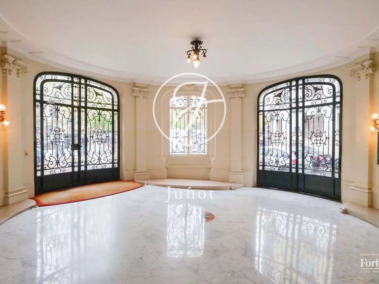 Appartement Paris 16e - 3 chambres - 453m²