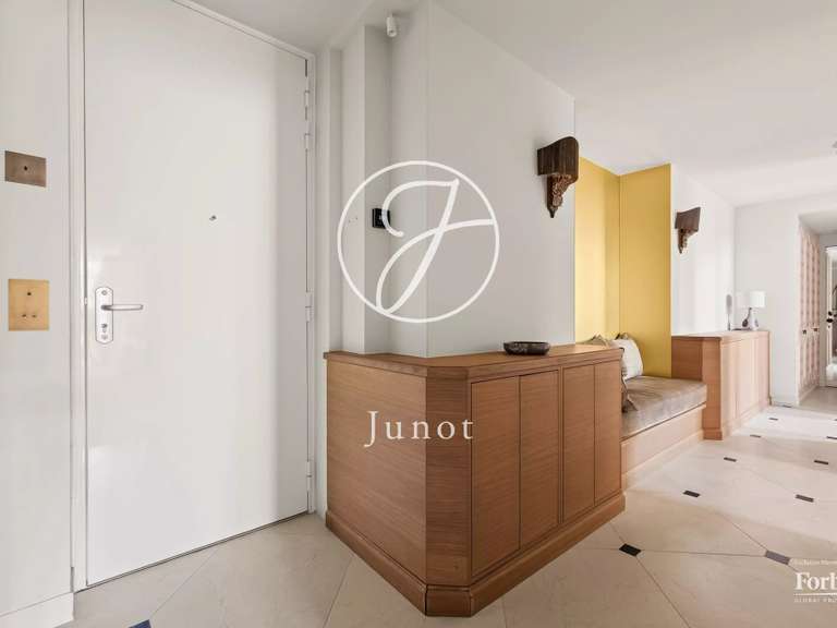 Apartment Paris 7e - 3 bedrooms - 140m²