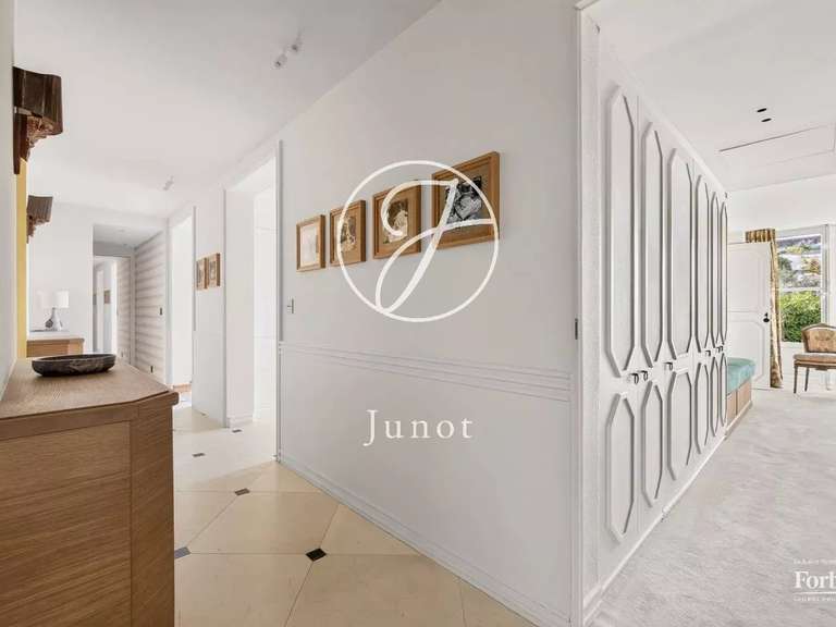 Appartement Paris 7e - 3 chambres - 140m²