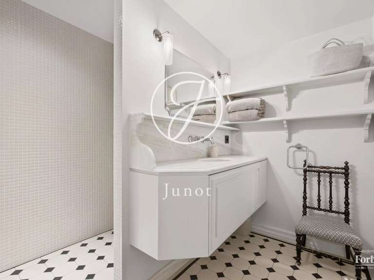 Appartement Paris 7e - 3 chambres - 140m²