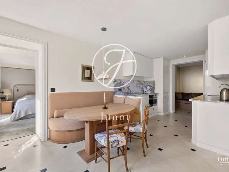 Appartement Paris 7e - 3 chambres - 140m²
