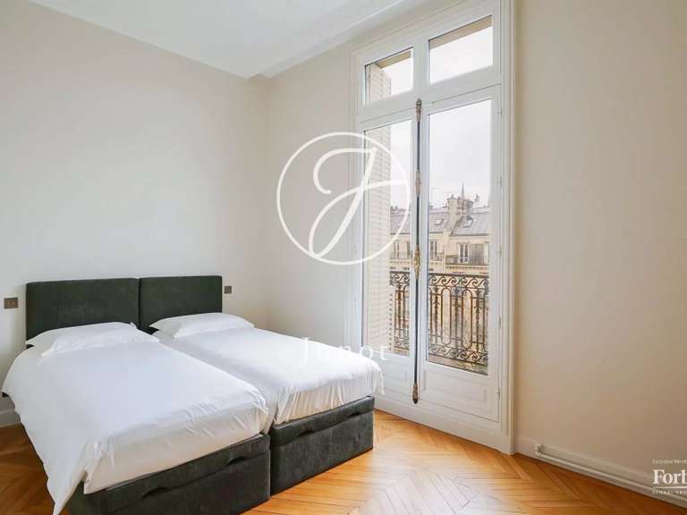 Apartment Paris 16e - 4 bedrooms - 142m²