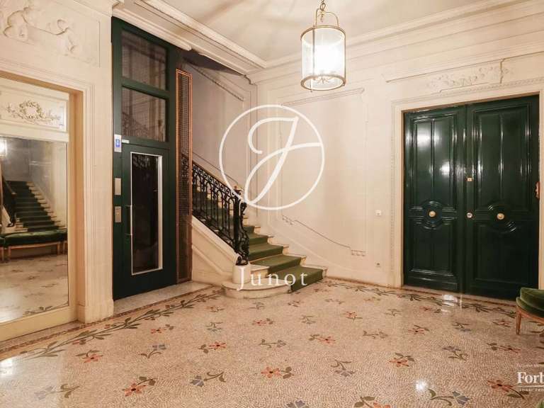 Apartment Paris 16e - 4 bedrooms - 142m²