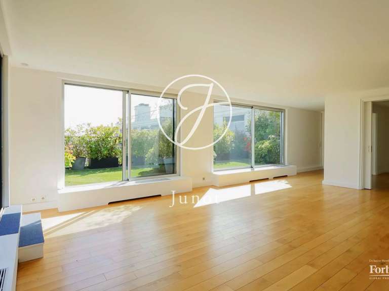 Apartment Paris 16e - 3 bedrooms - 170m²