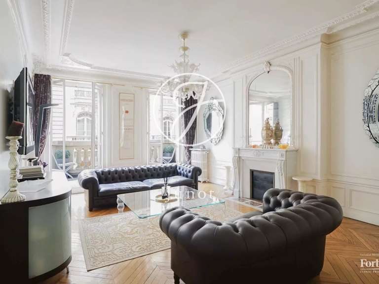 Apartment Paris 16e - 4 bedrooms - 215m²