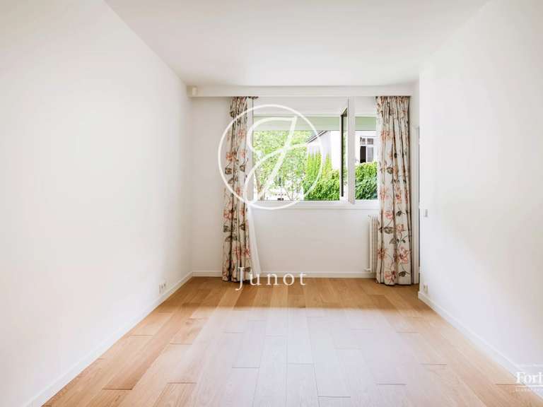 Appartement Paris 7e - 2 chambres - 81m²