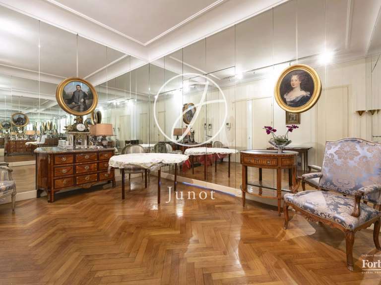 Appartement Paris 7e - 2 chambres - 180m²
