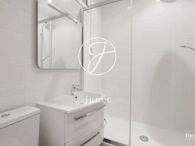 Appartement Paris 7e - 2 chambres - 109m²