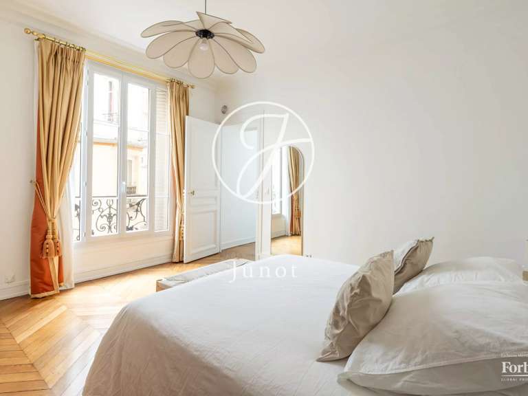 Appartement Paris 7e - 2 chambres - 103m²