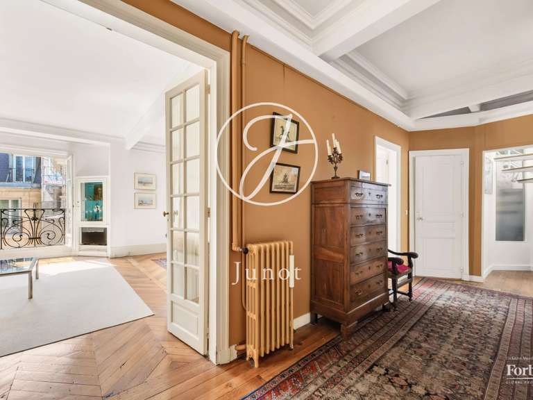 Appartement Paris 16e - 3 chambres - 112m²