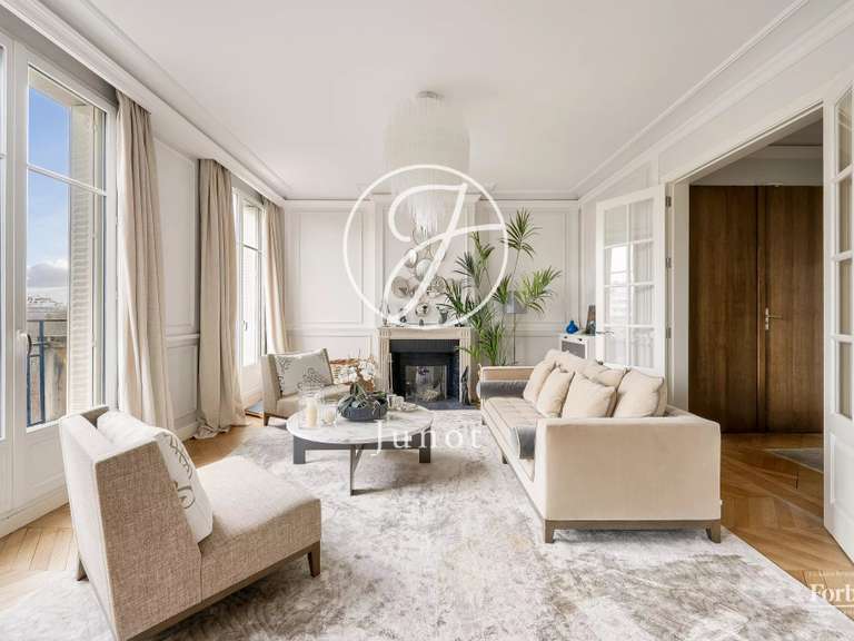 Apartment Paris 16e - 4 bedrooms - 212m²