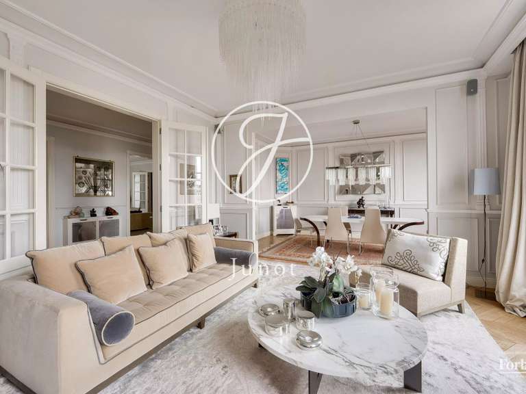 Apartment Paris 16e - 4 bedrooms - 212m²