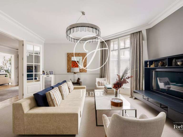 Appartement Paris 16e - 4 chambres - 212m²