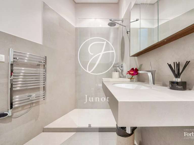 Apartment Paris 16e - 4 bedrooms - 212m²