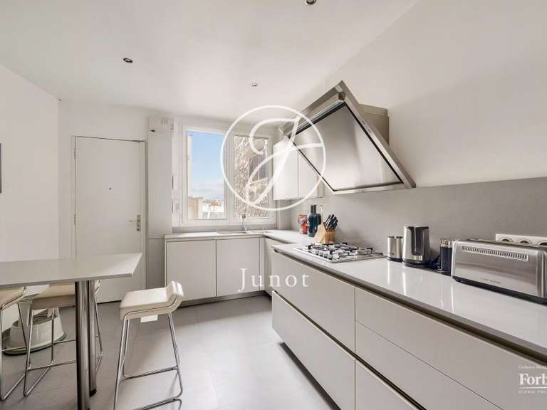 Appartement Paris 16e - 4 chambres - 212m²