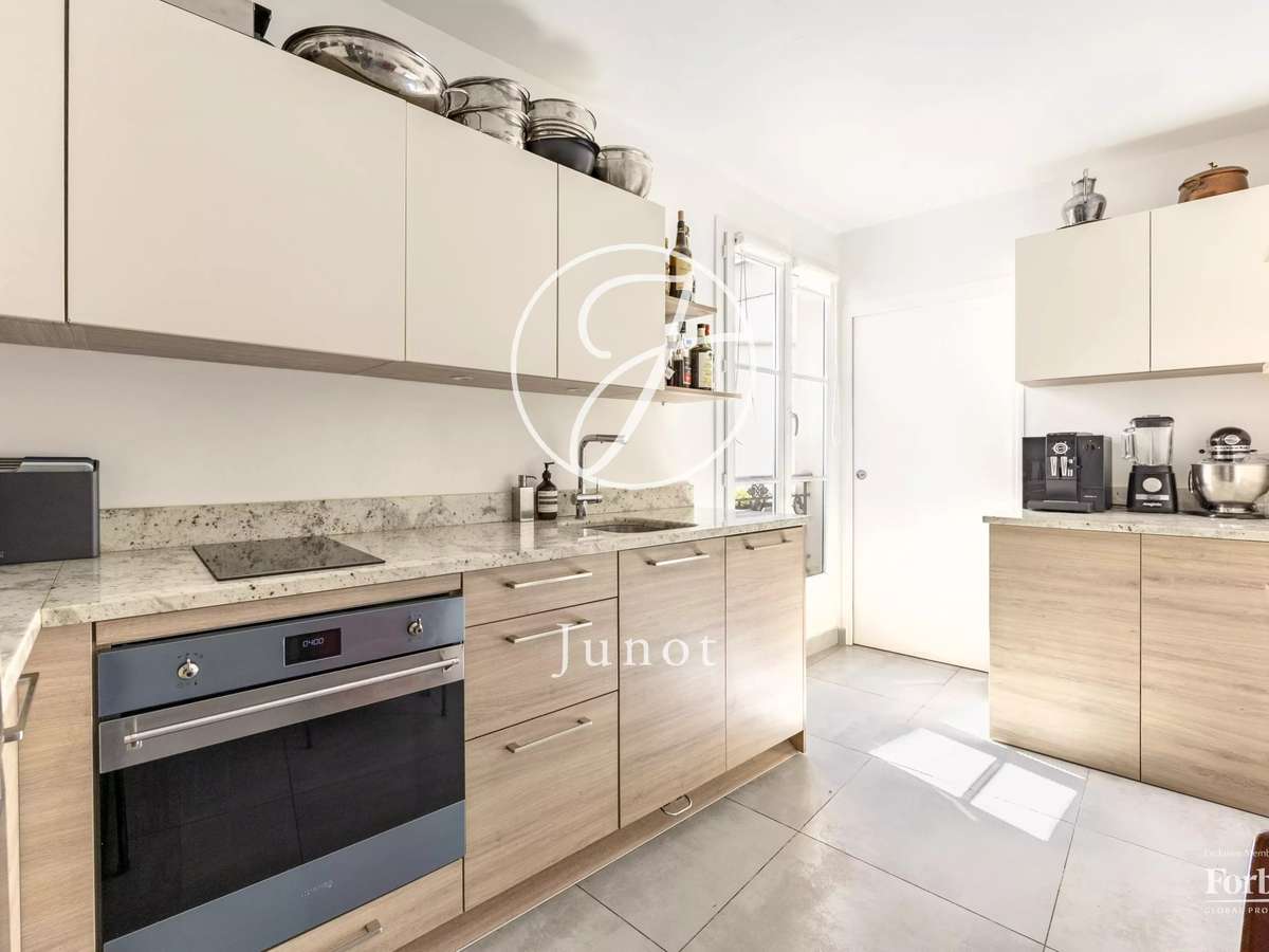Apartment Paris 3e