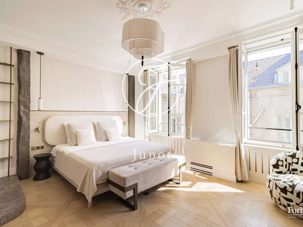 Apartment Paris 1er