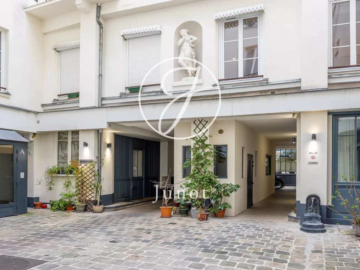 Apartment Paris 2e