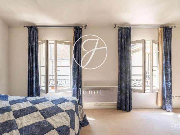 Appartement Paris 3e - 2 chambres - 76m²
