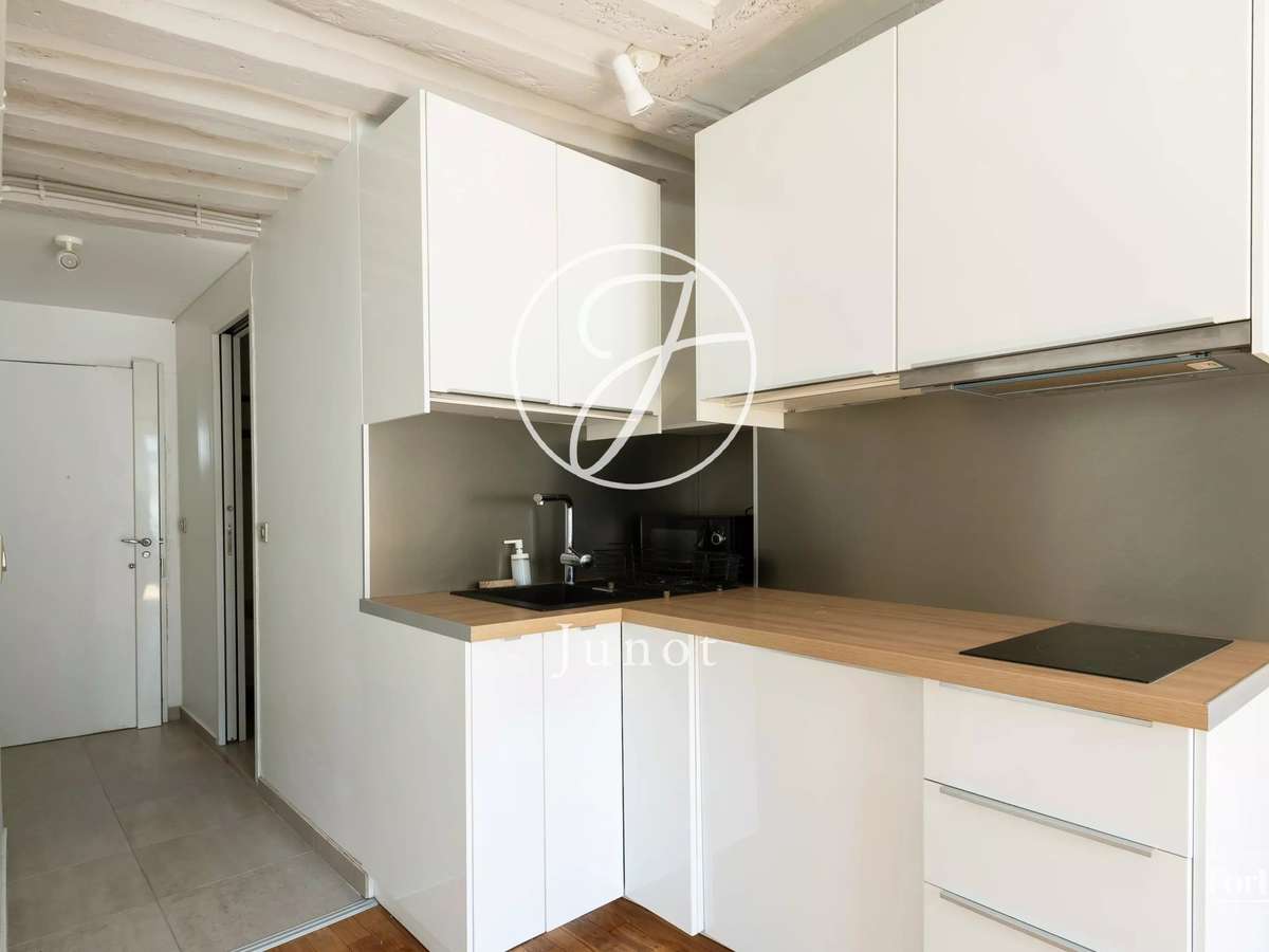 Apartment Paris 3e