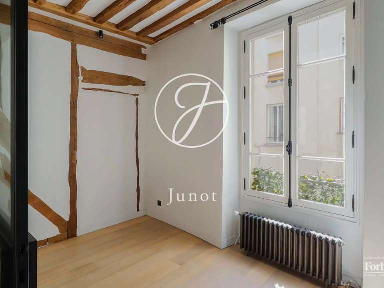 Appartement Paris 4e - 2 chambres - 75m²