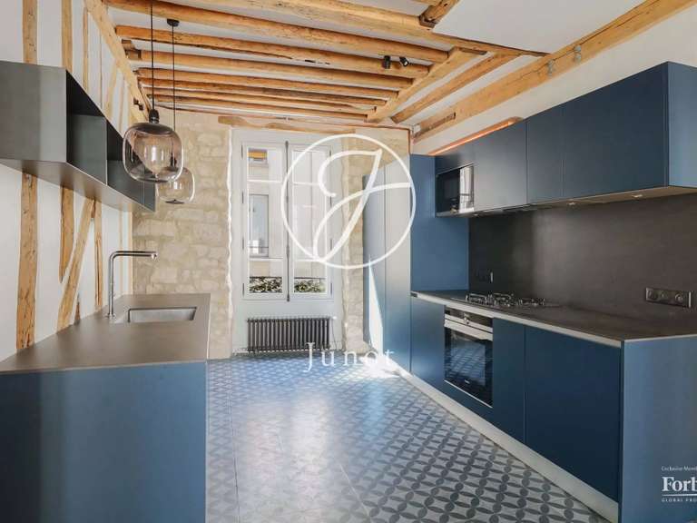 Appartement Paris 4e - 2 chambres - 75m²