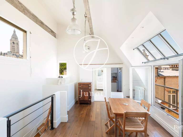 Appartement Paris 18e - 1 chambre - 70m²
