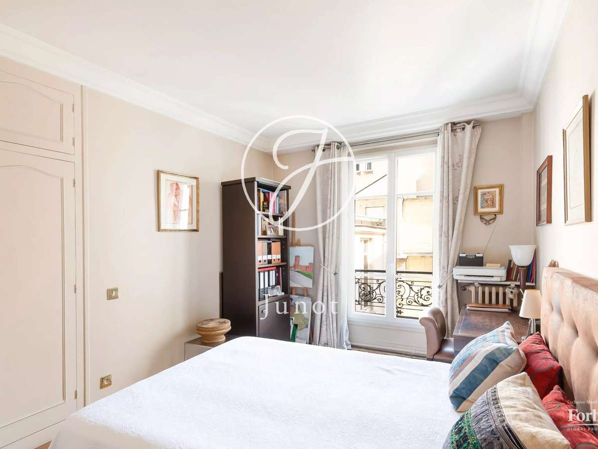 Apartment Paris 18e