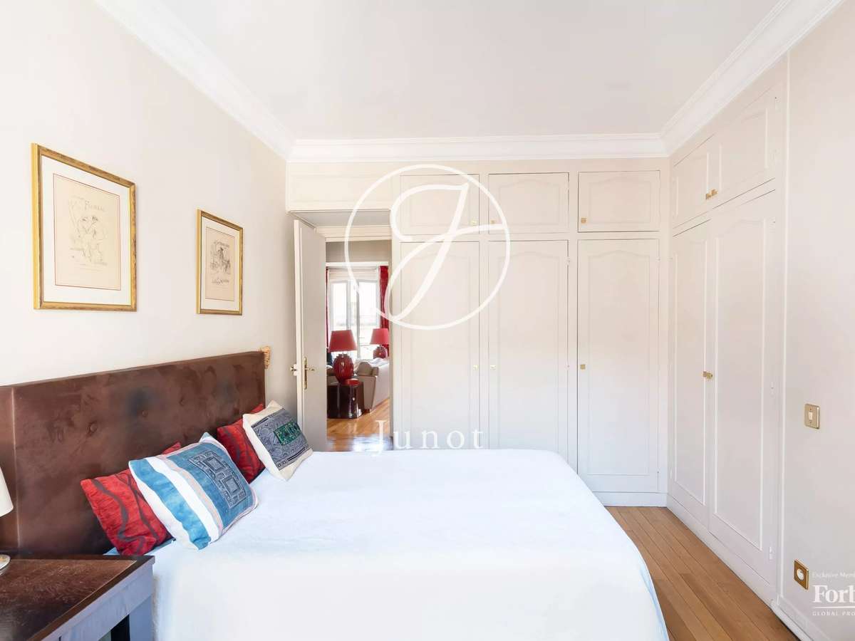 Apartment Paris 18e