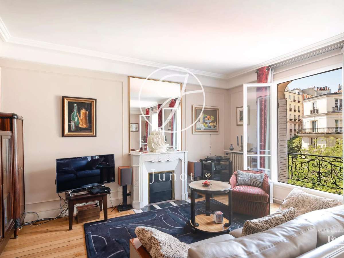 Apartment Paris 18e