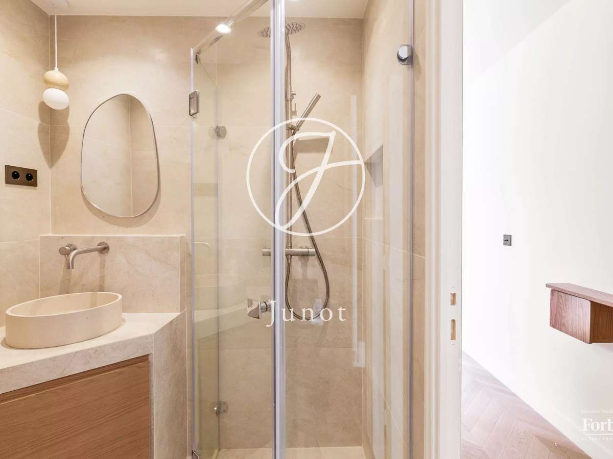 Apartment Paris 18e