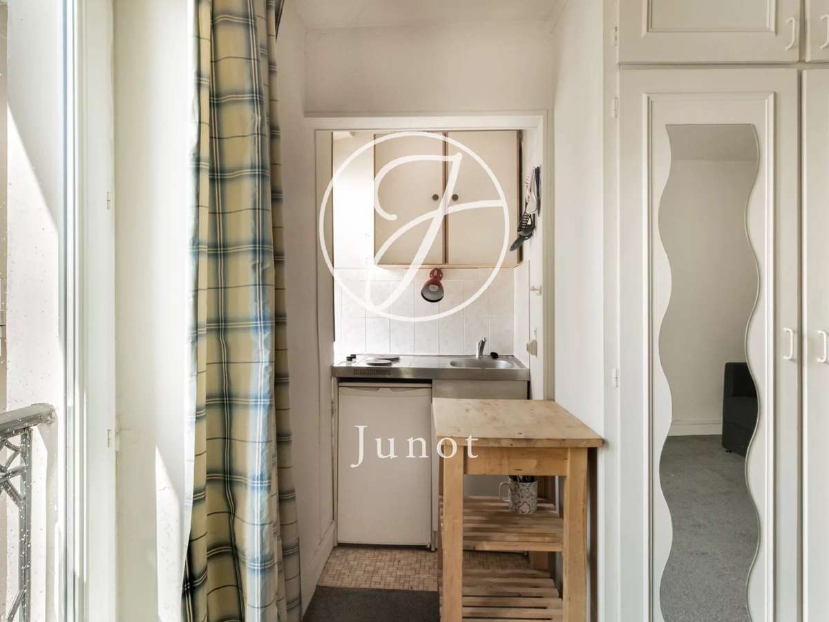 Apartment Paris 18e
