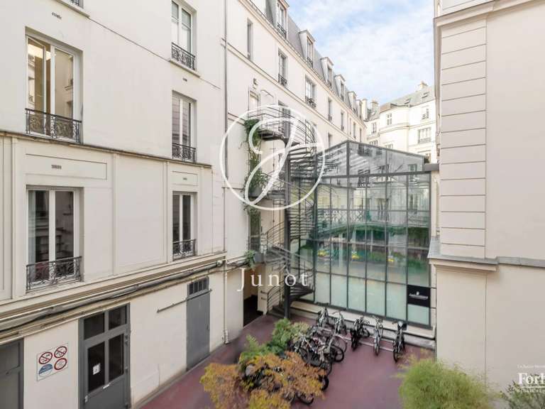 Appartement Paris 8e - 4 chambres - 91m²