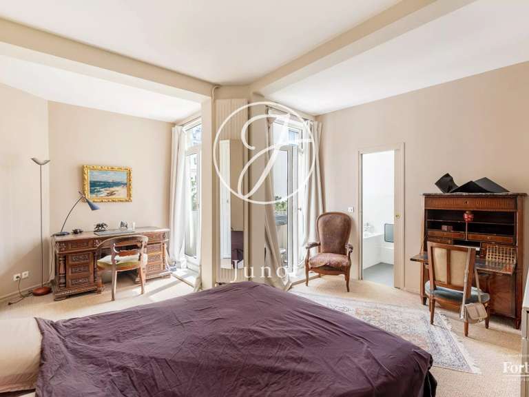 Appartement Paris 17e - 4 chambres - 176m²