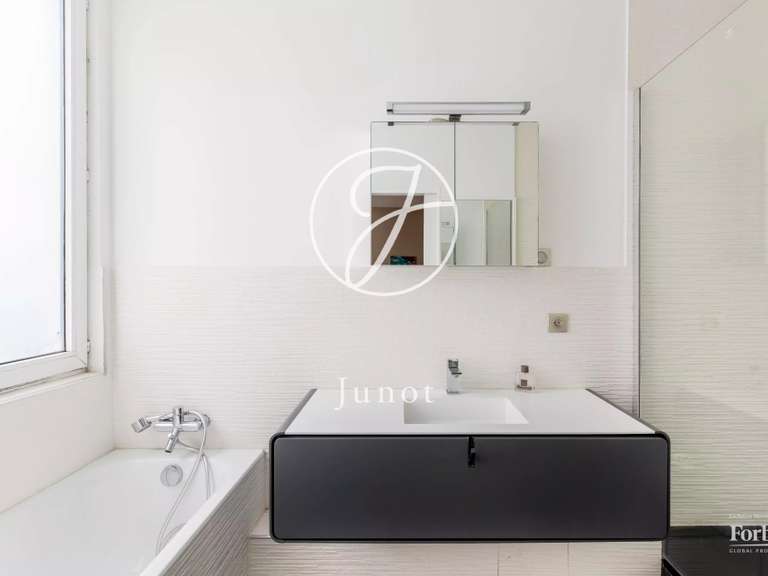 Appartement Paris 17e - 4 chambres - 176m²