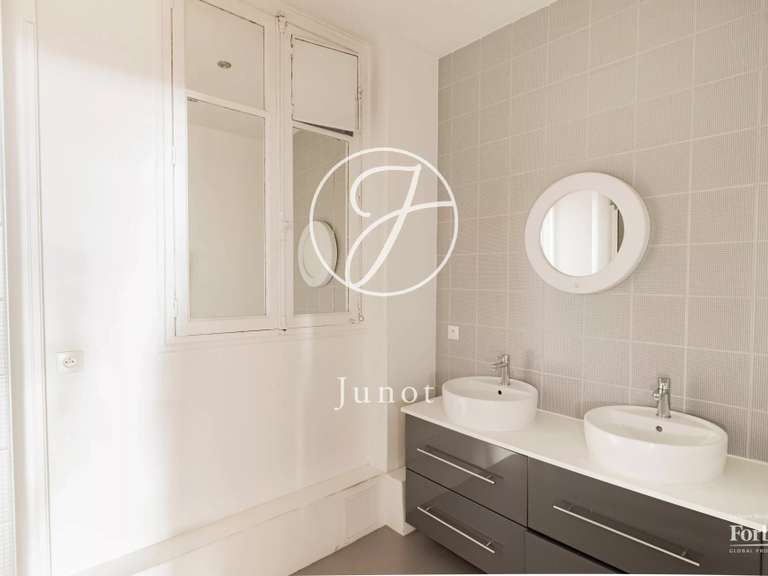 Appartement Paris 17e - 3 chambres - 145m²