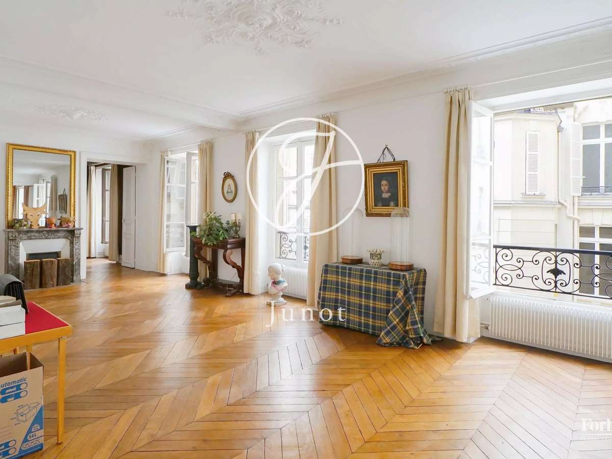 Apartment Paris 8e
