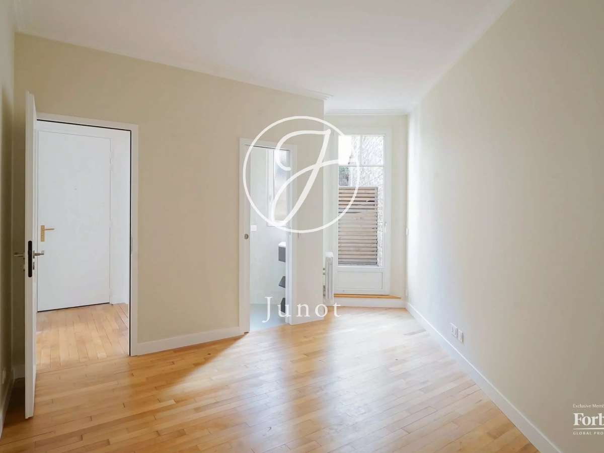 Apartment Paris 17e