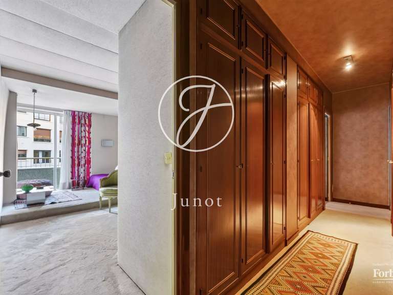 Appartement Paris 16e - 3 chambres - 154m²