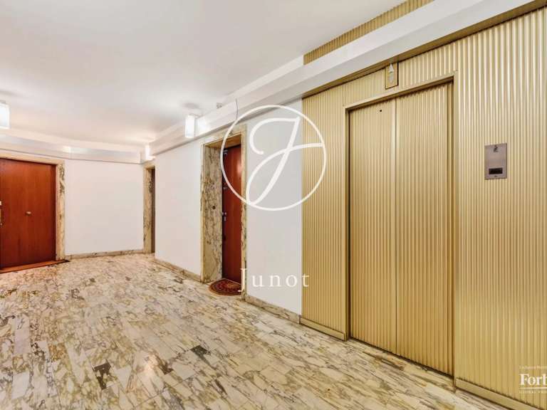 Appartement Paris 16e - 3 chambres - 154m²