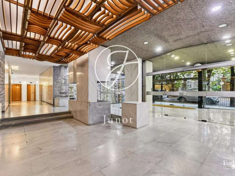 Appartement Paris 16e - 3 chambres - 154m²